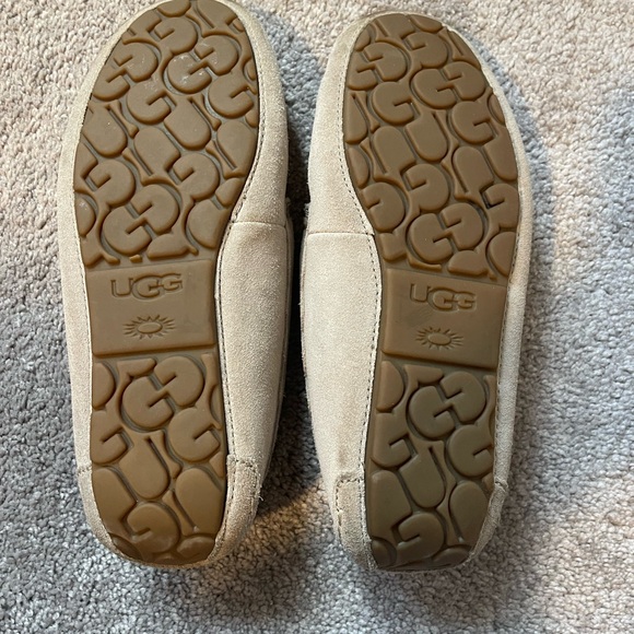 Gray Ugg slippers size women’s 8 - Picture 5 of 6